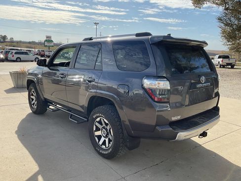 Used 2018 Toyota 4Runner TRD Off-Road Premium image 7