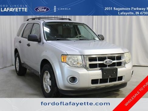 Used 2010 Ford Escape XLS AWD/4WD image 1