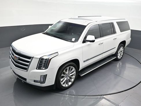 Used 2019 Cadillac Escalade ESV Premium Luxury RWD image 19