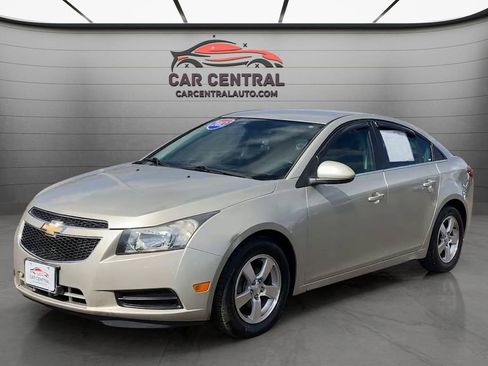 Used 2013 Chevrolet Cruze LT FWD image 1