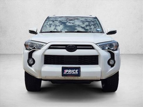 Used 2020 Toyota 4Runner SR5 Premium AWD/4WD image 2