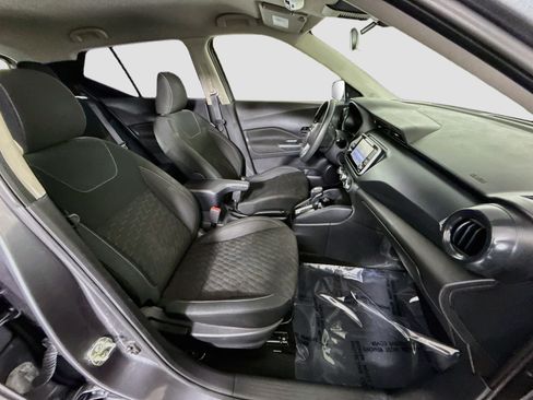 Used 2021 Nissan Kicks S FWD image 29