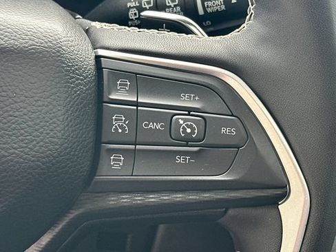 Used 2024 Jeep Grand Cherokee Altitude AWD/4WD image 31