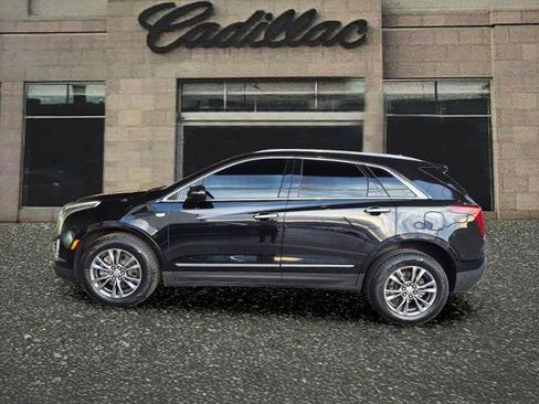 Used 2021 Cadillac XT5 Premium Luxury AWD/4WD image 2