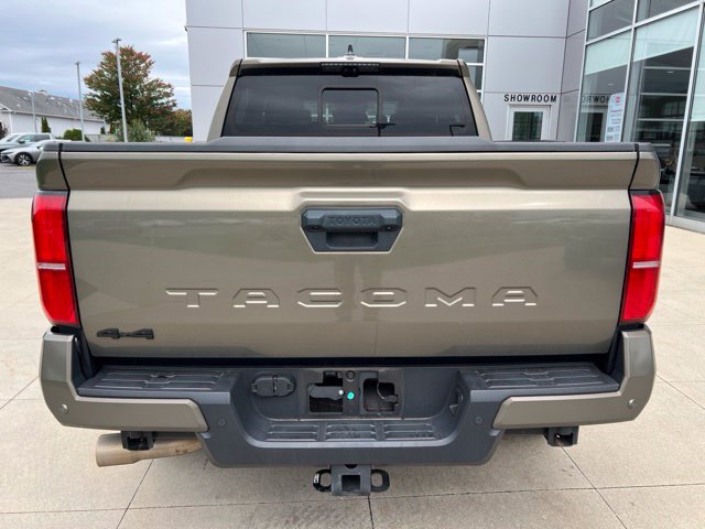 Used 2024 Toyota Tacoma TRD Off-Road w/ TRD Off Road Premium Package AWD/4WD image 6