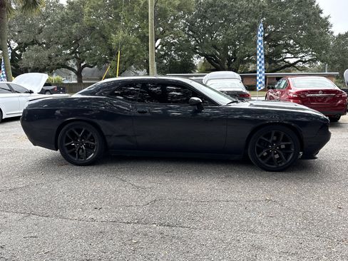 Used 2019 Dodge Challenger R/T w/ Driver Convenience Group image 6