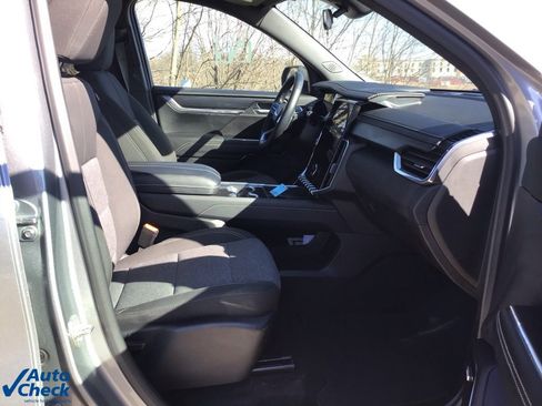 Used 2025 GMC Acadia Elevation image 22