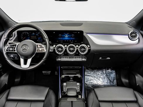 Used 2023 Mercedes-Benz GLA 250 w/ Premium Package image 19