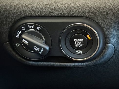 Used 2022 Maserati Levante Modena image 33