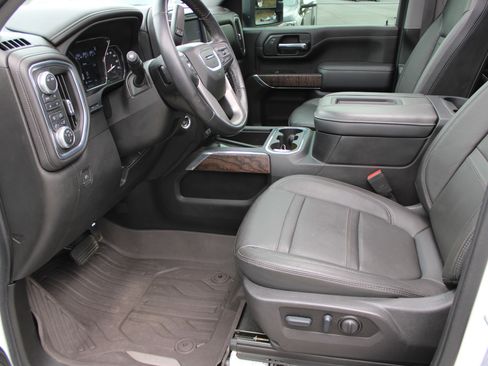Used 2022 GMC Sierra 3500 Denali w/ Denali Ultimate Package AWD/4WD image 14