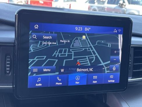 Used 2022 Ford Explorer XLT w/ Equipment Group 202A RWD image 28