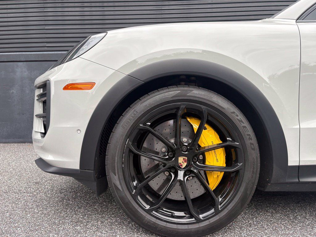 Certified 2025 Porsche Cayenne Turbo GT AWD/4WD image 14