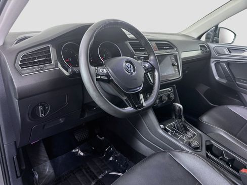 Used 2021 Volkswagen Tiguan SE w/ Panoramic Sunroof Package AWD/4WD image 23