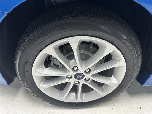 Used 2019 Ford Fusion SE FWD image 11