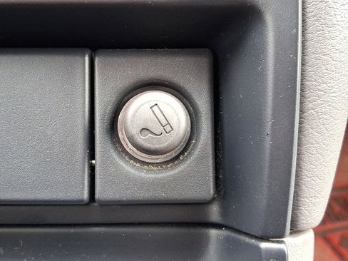 Used 1997 Ford Thunderbird LX image 31