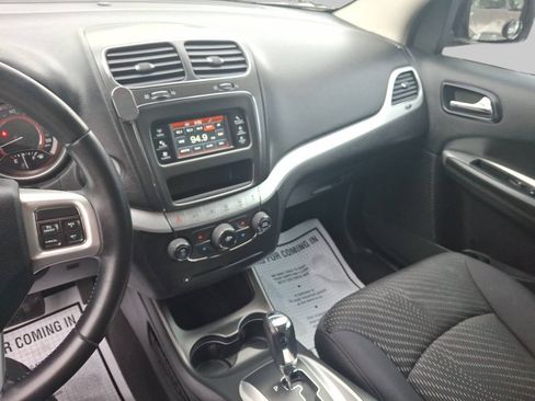 Used 2012 Dodge Journey American Value Package w/ Flexible Seating Group FWD image 9