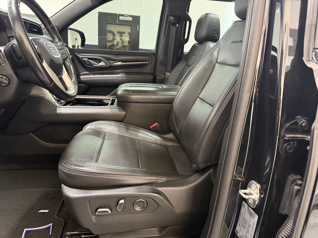 Used 2021 GMC Yukon Denali w/ Denali Premium Package AWD/4WD image 14