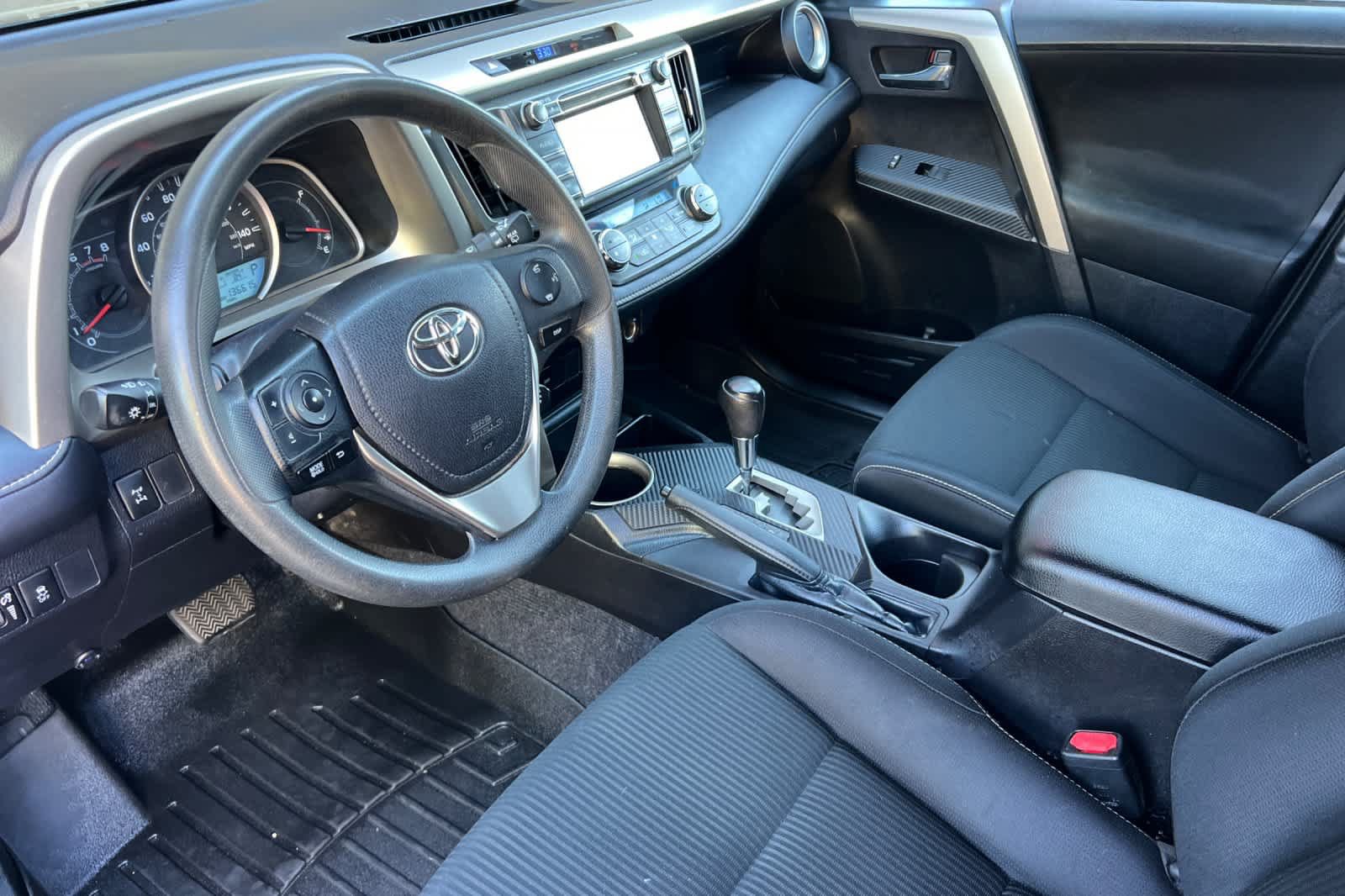Used 2014 Toyota RAV4 XLE AWD/4WD image 11