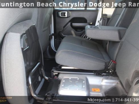 Used 2024 Jeep Wrangler Unlimited image 46