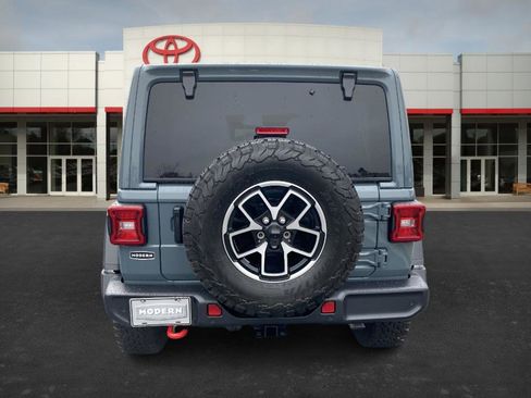 Used 2025 Jeep Wrangler Unlimited Rubicon image 4