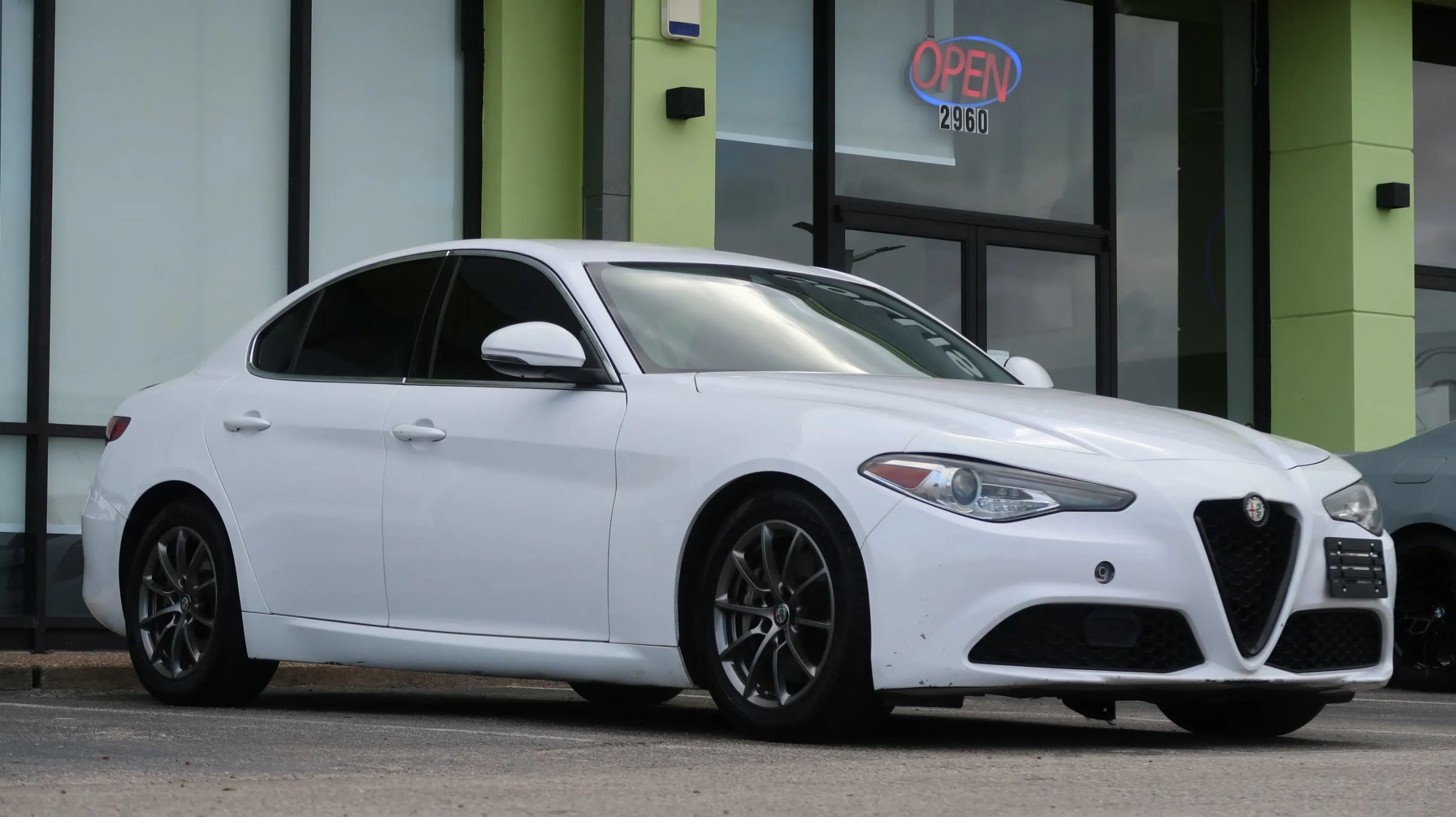 Used 2020 Alfa Romeo Giulia RWD image 6