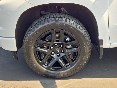 Certified 2023 Chevrolet Silverado 1500 RST w/ Convenience Package II AWD/4WD image 25
