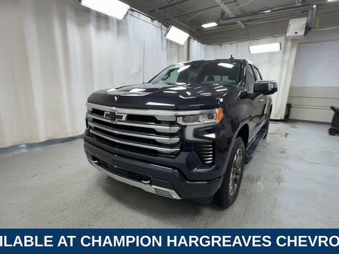 Used 2023 Chevrolet Silverado 1500 High Country w/ Technology Package image 5