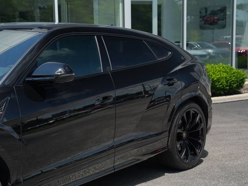 Used 2022 Lamborghini Urus AWD/4WD image 3