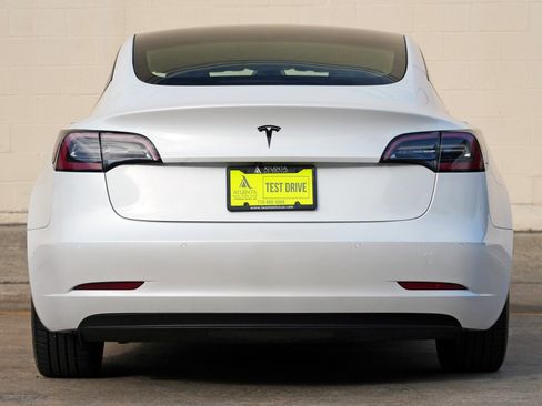 Used 2021 Tesla Model 3 Standard Range Plus RWD image 10