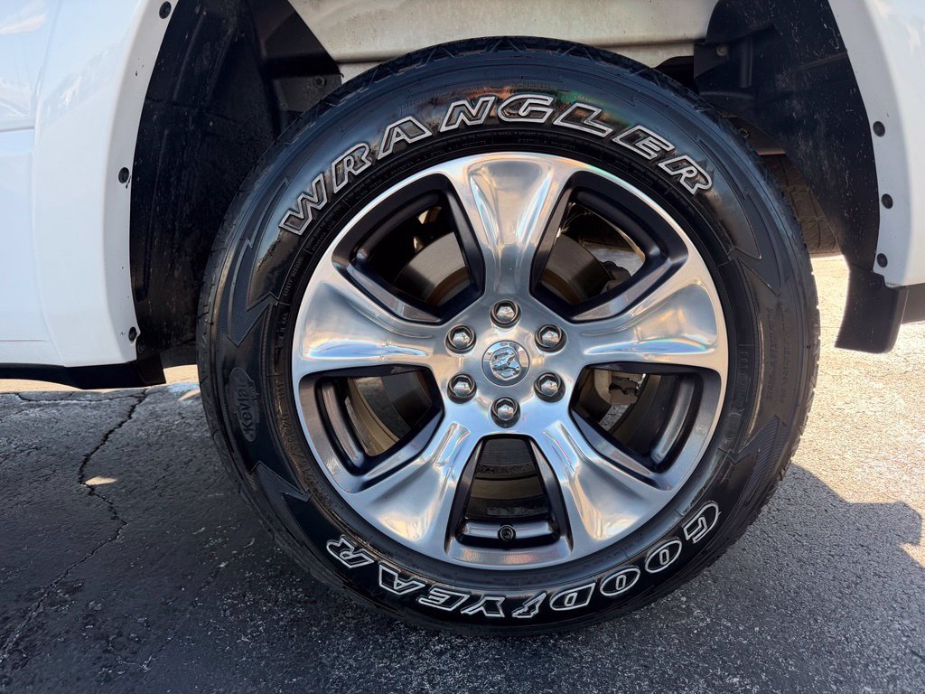 Used 2019 RAM 1500 Laramie w/ Sport Appearance Package AWD/4WD image 13