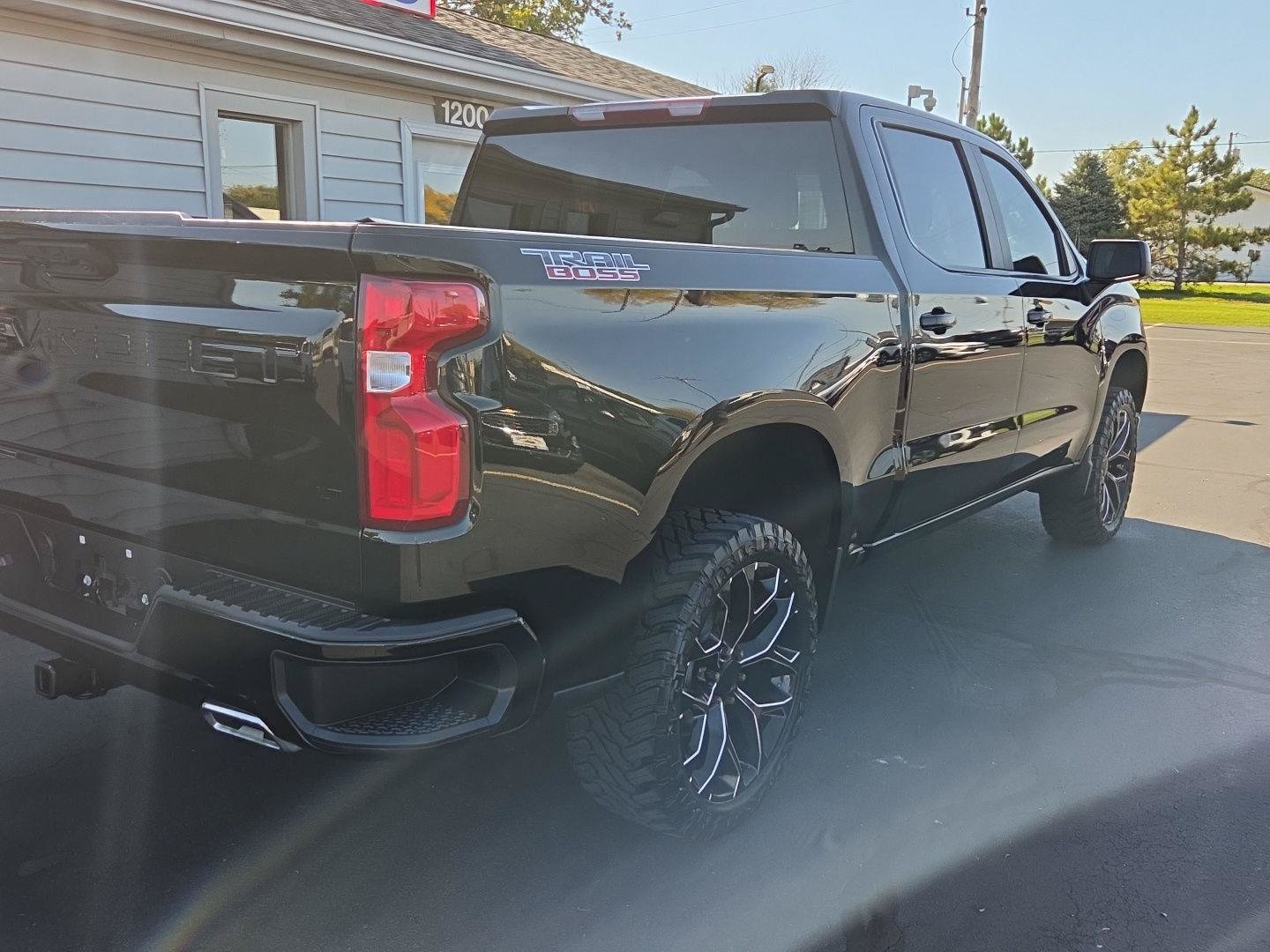 Used 2023 Chevrolet Silverado 1500 LT Trail Boss w/ Protection Package AWD/4WD image 6