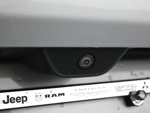 Used 2023 Jeep Grand Cherokee L Laredo RWD image 36