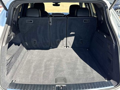 Used 2025 Porsche Cayenne image 26