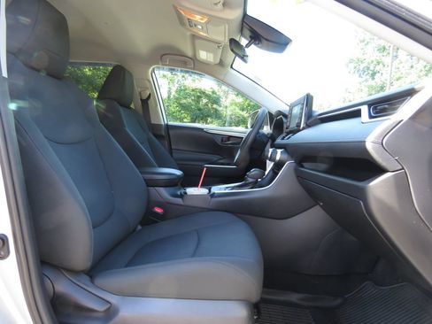Used 2020 Toyota RAV4 LE w/ All Weather Liner Package AWD/4WD image 13