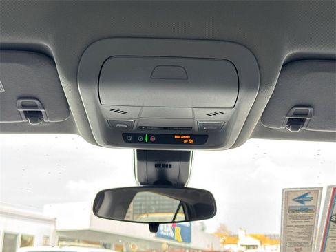 Used 2023 Chevrolet Equinox LT image 25