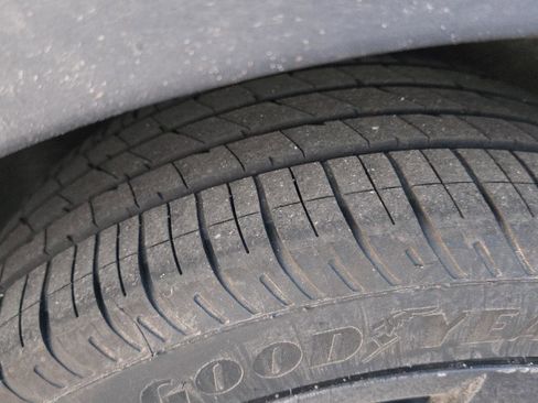 Used 2024 Tesla Model Y Long Range image 19