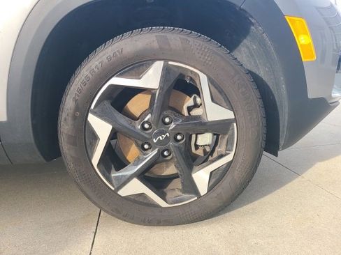 Used 2024 Kia Seltos EX image 9