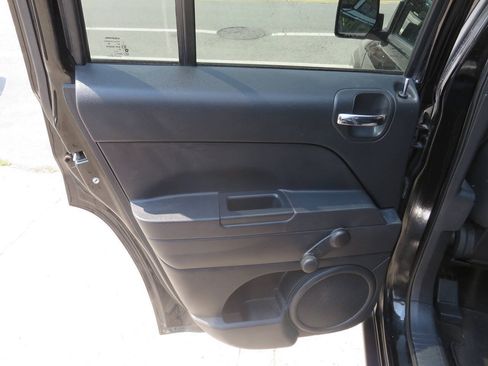 Used 2015 Jeep Patriot Sport FWD image 23