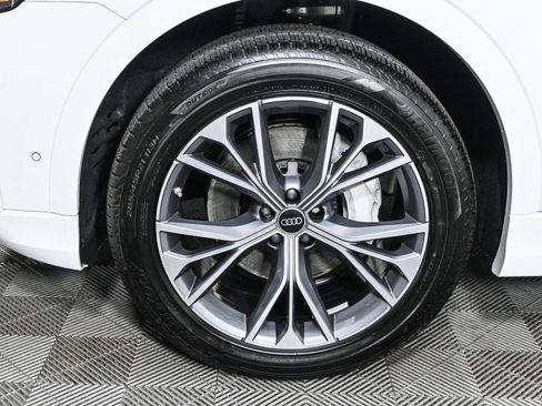 New 2025 Audi Q8 Premium image 37