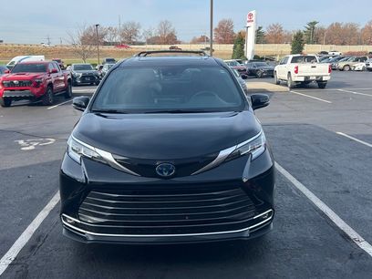 Used 2025 Toyota Sienna Limited