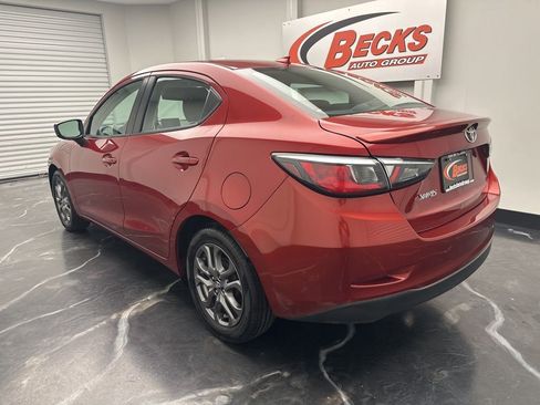 Used 2020 Toyota Yaris LE image 4