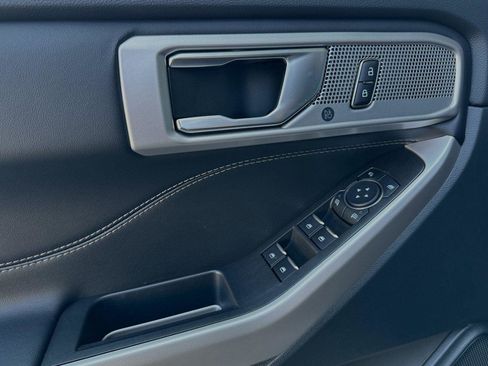 New 2024 Ford Explorer XLT w/ Equipment Group 202A image 8