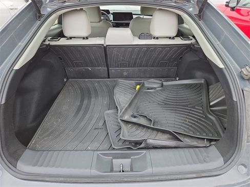 Used 2023 Toyota Prius XLE image 10