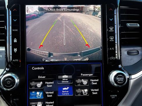 Used 2019 RAM 1500 Laramie AWD/4WD image 38