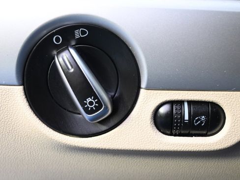 Used 2013 Volkswagen Jetta SE image 23