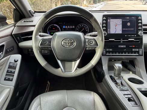 Used 2019 Toyota Avalon Limited image 38
