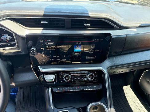 Used 2023 GMC Sierra 1500 Denali w/ Denali Reserve Package AWD/4WD image 16