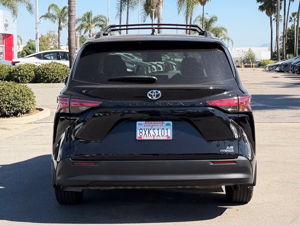 Used 2021 Toyota Sienna LE w/ LE Plus Package FWD image 6