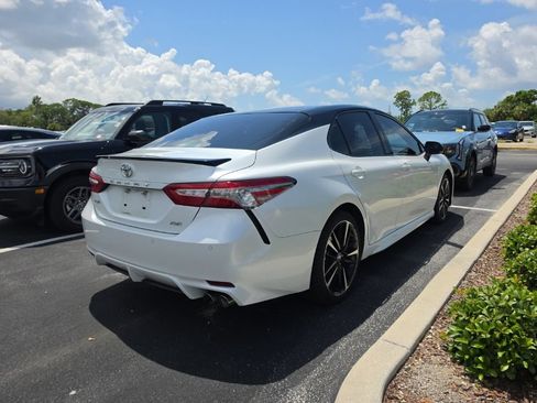 Used 2018 Toyota Camry XSE FWD image 16