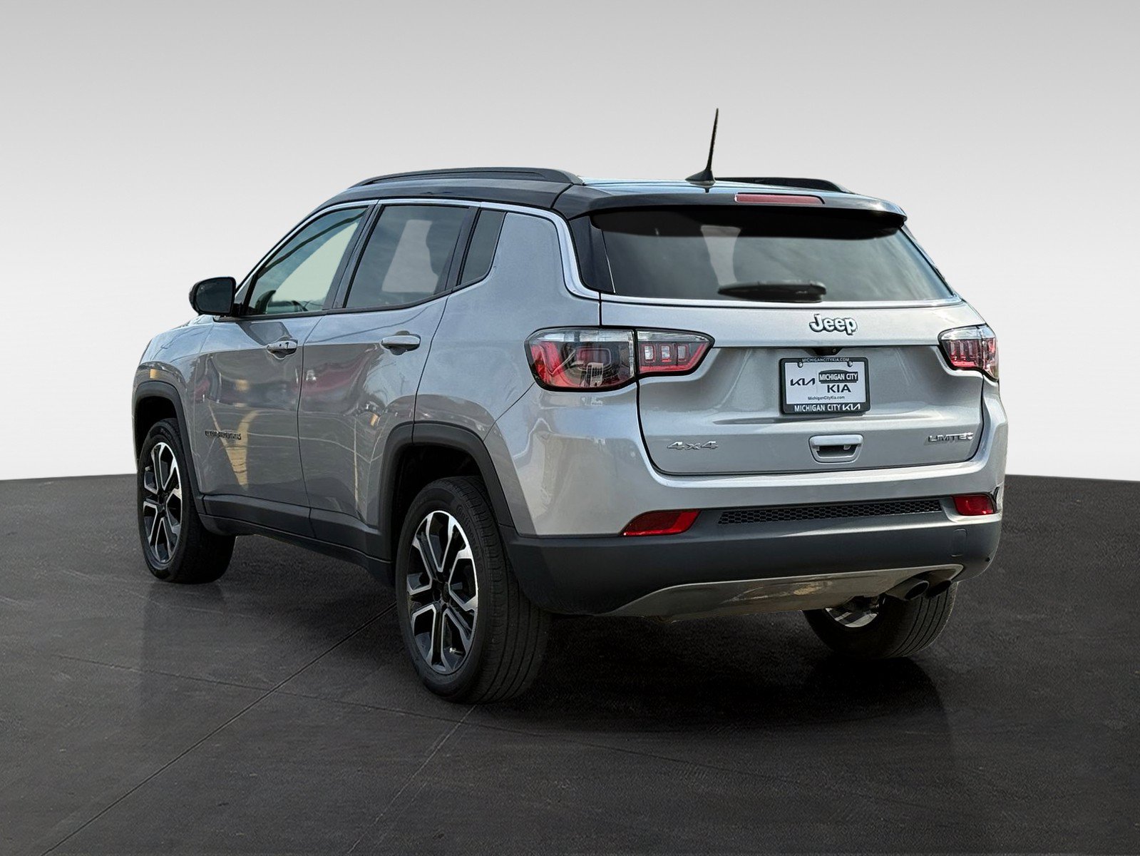 Used 2022 Jeep Compass Limited w/ Sun and Sound Group AWD/4WD image 7